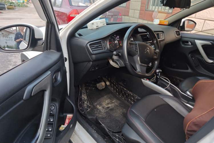 Used Citroen C3-XR 2017 1.6L Automatic Pioneer Model Driver Seat