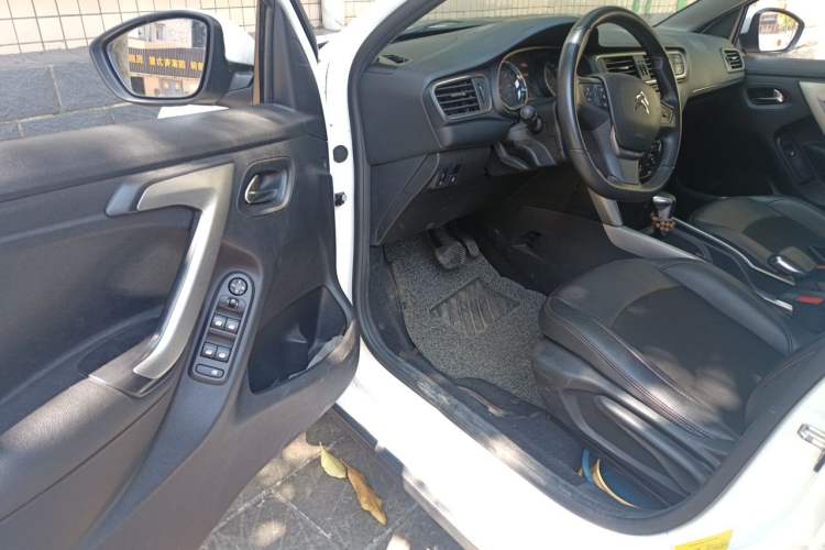 Used Citroen C3-XR 2017 1.6L Automatic Pioneer Model Driver Seat