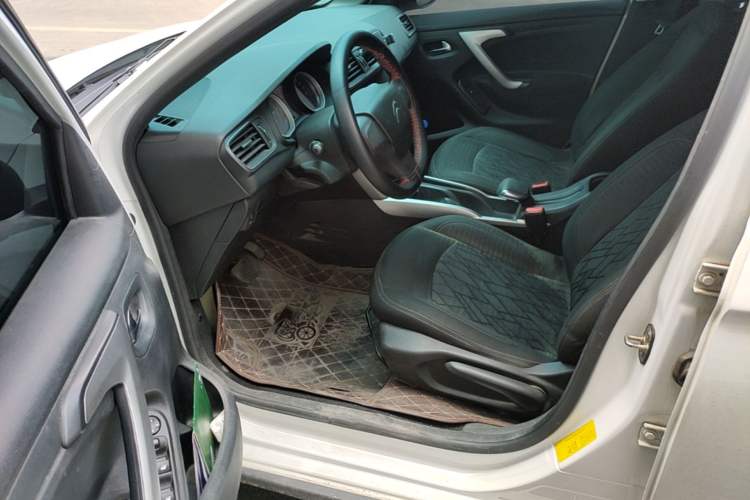 Used Citroen C3-XR 2017 1.6L Automatic Fashion Model Driver Seat