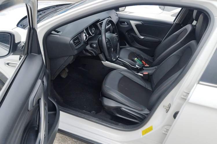 Used Citroen C3-XR 2017 1.6L Automatic Pioneer Model Driver Seat