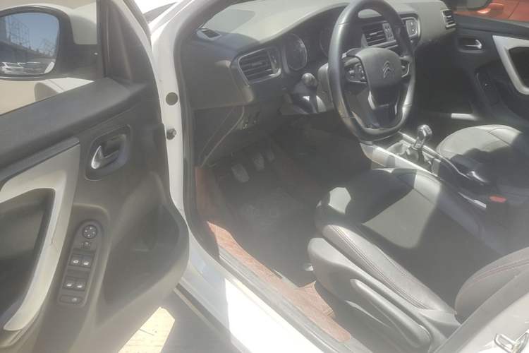 Used Citroen C3-XR 2017 230THP Manual Pioneer Edition Driver Seat