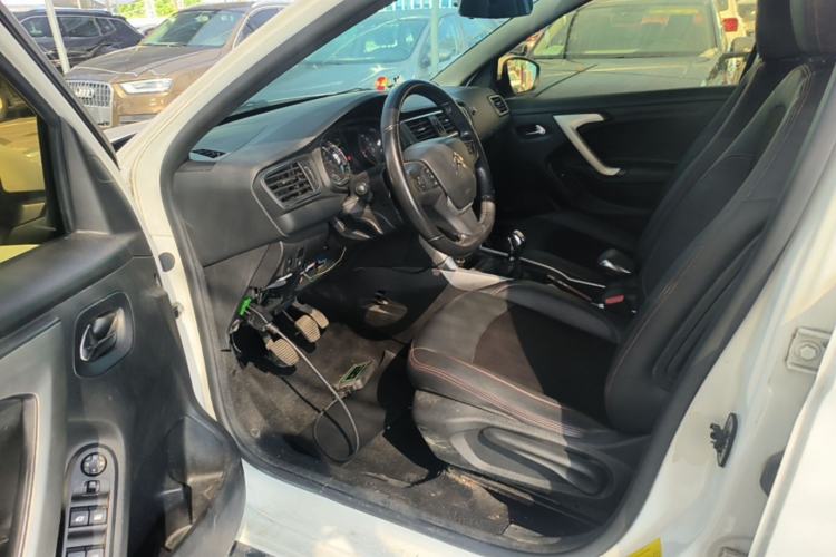 Used Citroen C3-XR 2017 1.6L Manual Pioneer Model Driver Seat