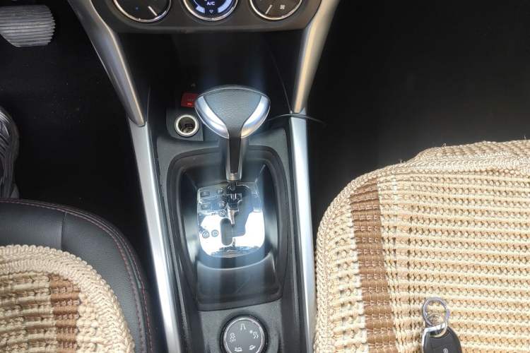 Used Citroen C3-XR 2017 230THP Automatic Smart Version Gear Lever