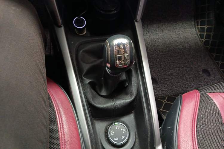 Used Citroen C3-XR 2017 230THP Manual Pioneer Edition Gear Lever