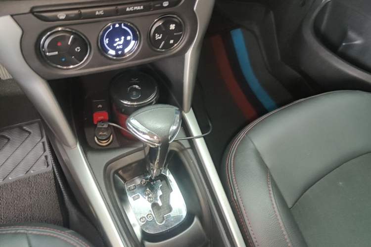 Used Citroen C3-XR 2017 230THP Automatic Smart Version Gear Lever