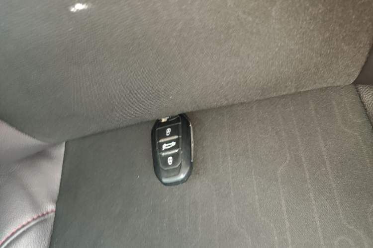 Used Citroen C3-XR 2017 230THP Automatic Smart Version Interior 1