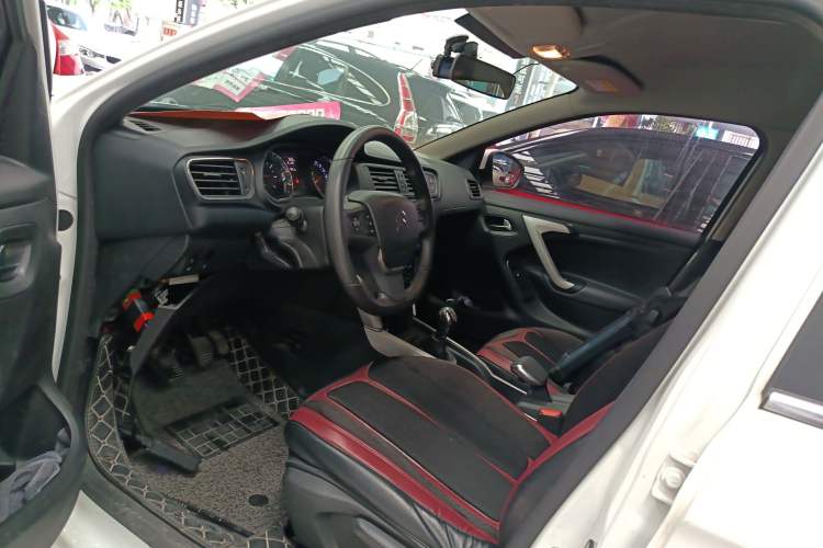 Used Citroen C3-XR 2017 230THP Manual Pioneer Edition Interior 3