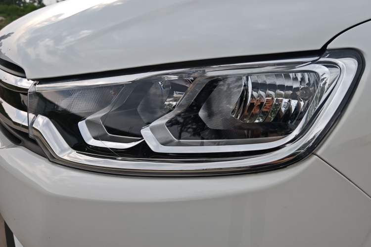Used Citroen C3-XR 2017 1.6L Automatic Fashion Model Left Front Headlight