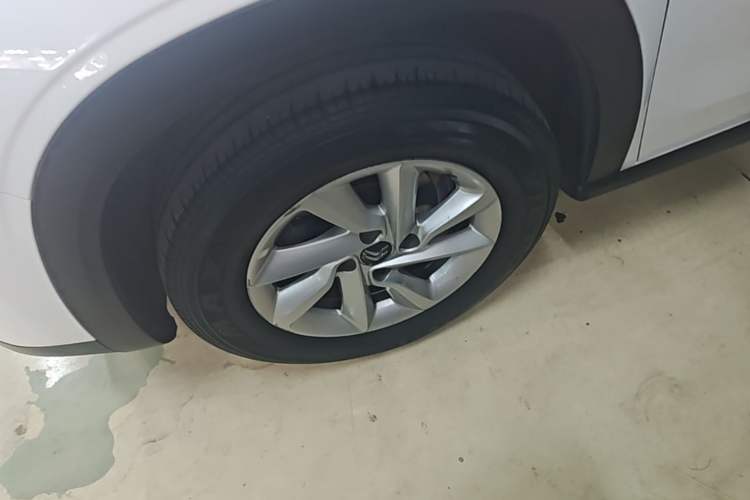 Used Citroen C3-XR 2017 1.6L Automatic Fashion Model Left Front Wheel Hub