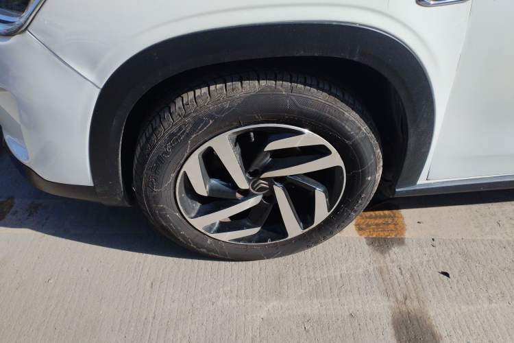 Used Citroen C3-XR 2017 1.6L Automatic Pioneer Model Left Front Wheel Hub