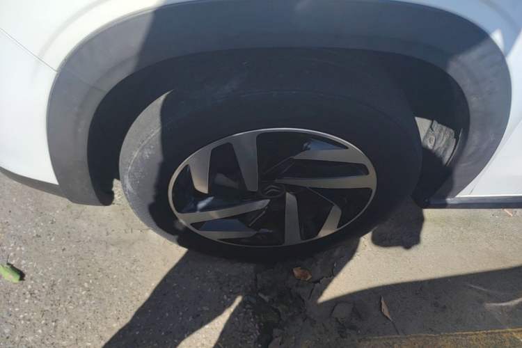 Used Citroen C3-XR 2017 1.6L Automatic Pioneer Model Left Front Wheel Hub