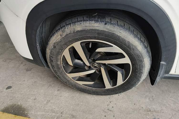 Used Citroen C3-XR 2017 1.6L Manual Pioneer Model Left Front Wheel Hub