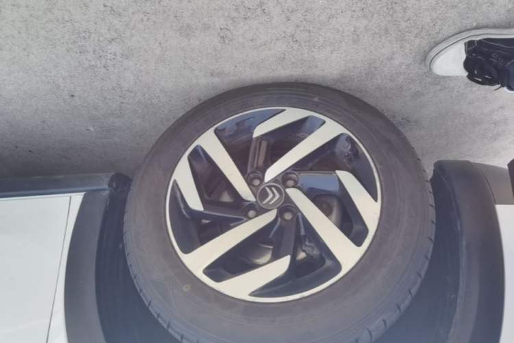 Used Citroen C3-XR 2017 1.6L Manual Pioneer Model Left Front Wheel Hub