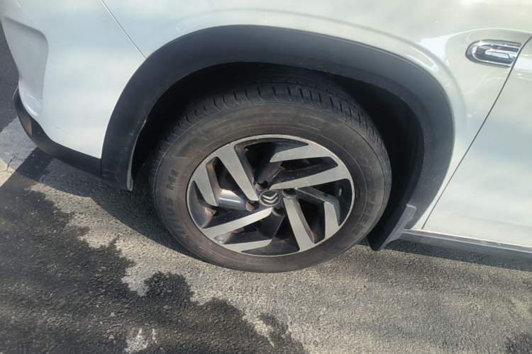 Used Citroen C3-XR 2017 1.6L Manual Pioneer Model Left Front Wheel Hub