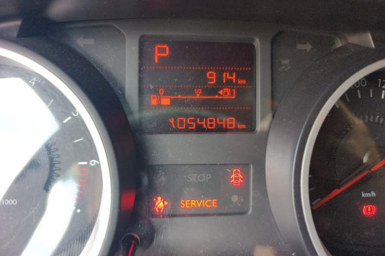 Used Citroen C3-XR 2017 1.6L Automatic Fashion Model Odometer Close Up