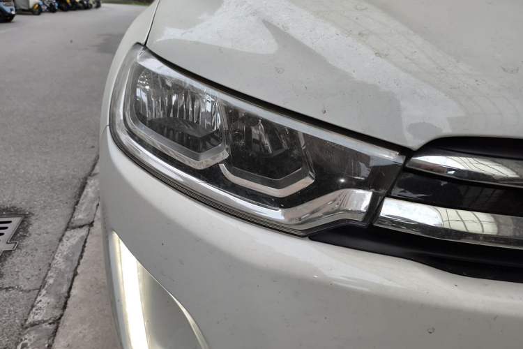Used Citroen C3-XR 2017 1.6L Automatic Pioneer Model Right Front Headlight