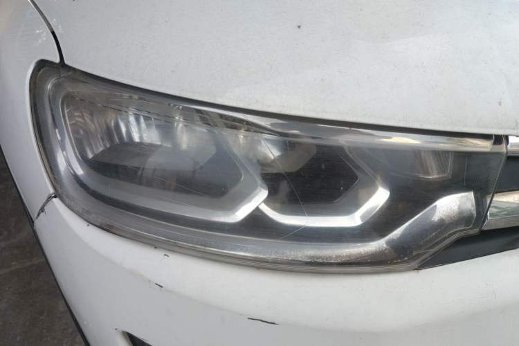 Used Citroen C3-XR 2017 1.6L Automatic Fashion Model Right Front Headlight