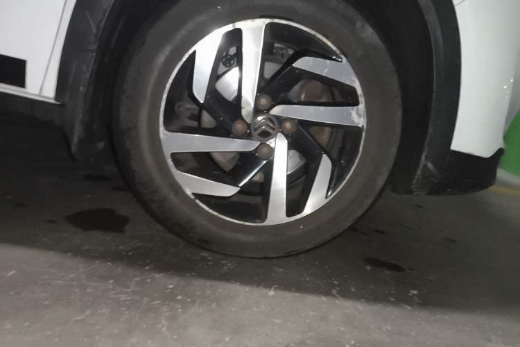 Used Citroen C3-XR 2017 230THP Manual Pioneer Edition Right Front Wheel Hub