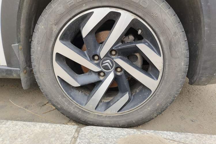 Used Citroen C3-XR 2017 1.6L Automatic Pioneer Model Right Front Wheel Hub