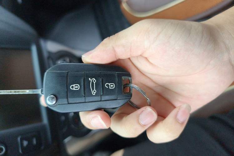 Used Citroen C3-XR 2017 1.6L Manual Pioneer Model Vehicle Key