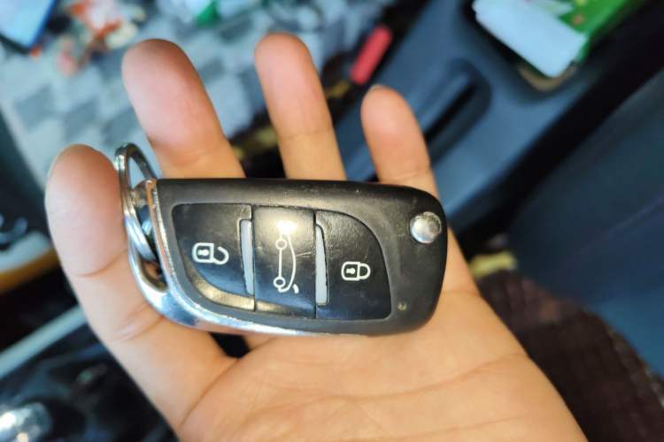Used Citroen C3-XR 2017 1.6L Manual Pioneer Model Vehicle Key