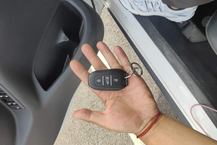 Used Citroen C3-XR 2017 230THP Automatic Smart Version Vehicle Key