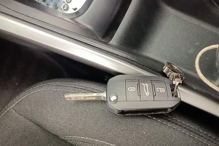 Used Citroen C3-XR 2017 1.6L Automatic Fashion Model Vehicle Key