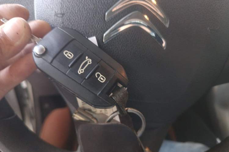 Used Citroen C3-XR 2017 1.6L Automatic Fashion Model Vehicle Key