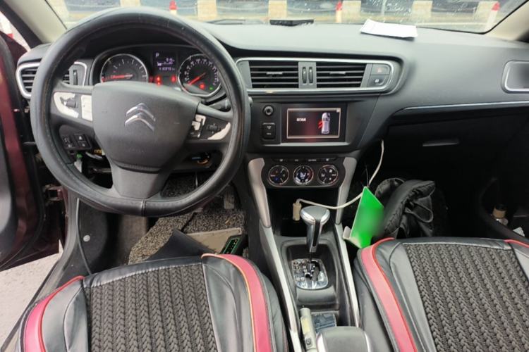 Used Citroen C3-XR 2018 1.6L Automatic Pioneer Model Center Console