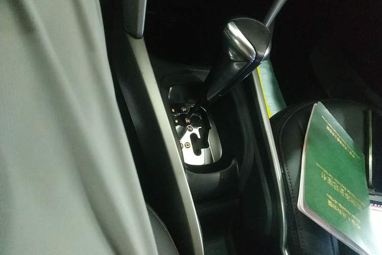 Used Citroen C3-XR 2018 1.6L Automatic Pioneer Model Gear Lever