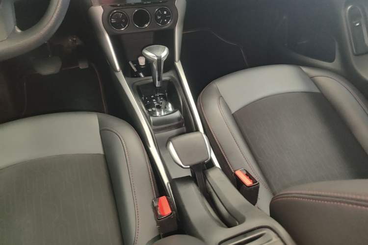 Used Citroen C3-XR 2018 1.6L Automatic Pioneer Model Gear Lever