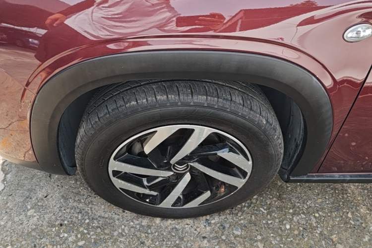Used Citroen C3-XR 2018 1.6L Automatic Pioneer Model Left Front Wheel Hub