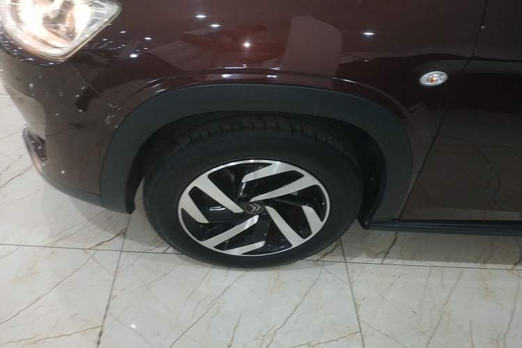 Used Citroen C3-XR 2018 1.6L Automatic Pioneer Model Left Front Wheel Hub