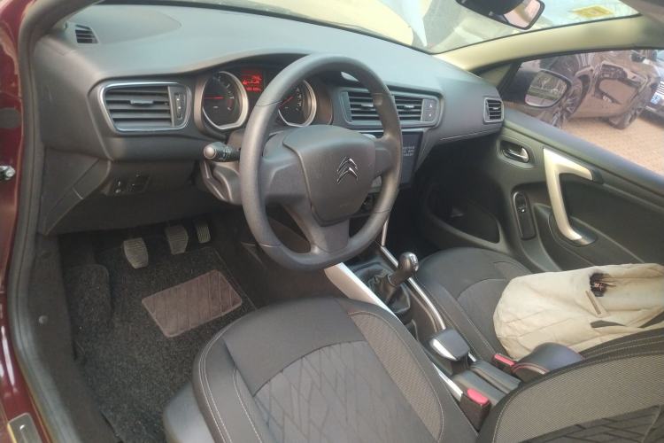 Used Citroen C3-XR 2018 1.6L Manual Fashion Edition Center Console