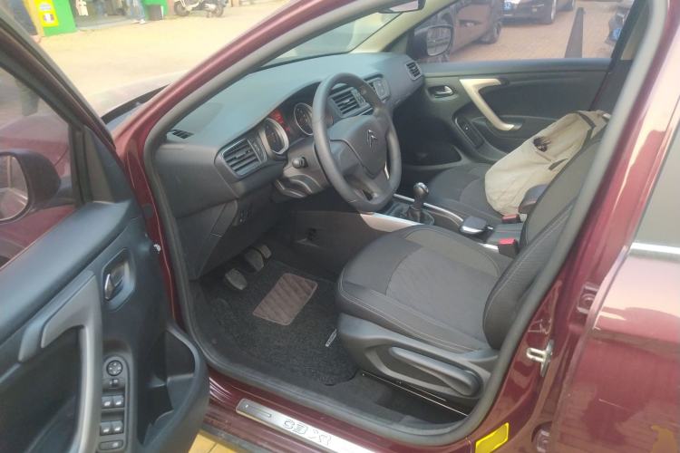 Used Citroen C3-XR 2018 1.6L Manual Fashion Edition Driver Seat