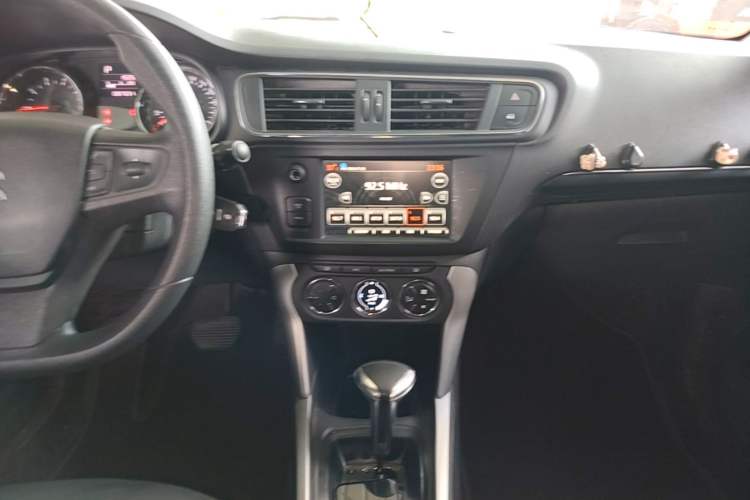 Used Citroen C3-XR 2018 1.6L Automatic Pioneer Model Audio And AC Panel