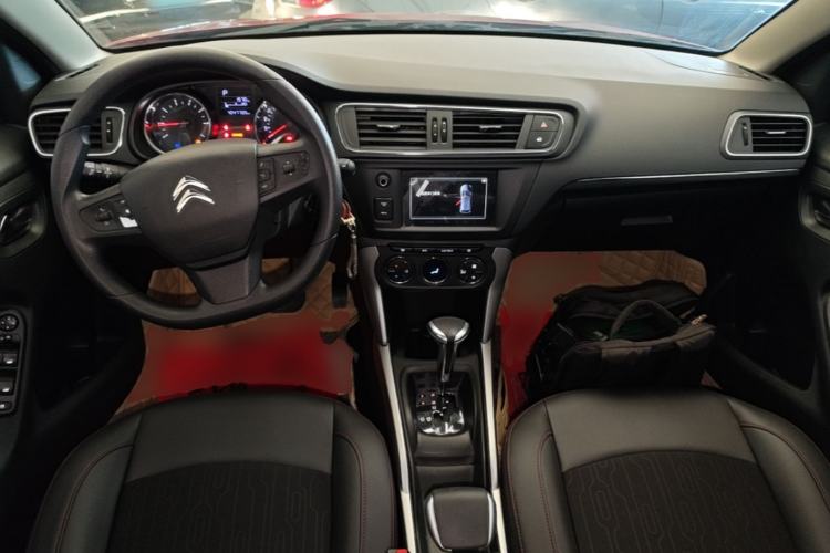 Used Citroen C3-XR 2018 1.6L Automatic Pioneer Model Center Console