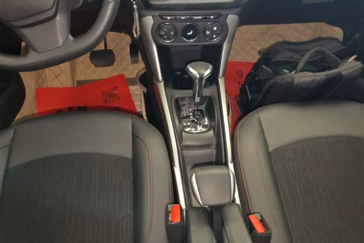 Used Citroen C3-XR 2018 1.6L Automatic Pioneer Model Gear Lever