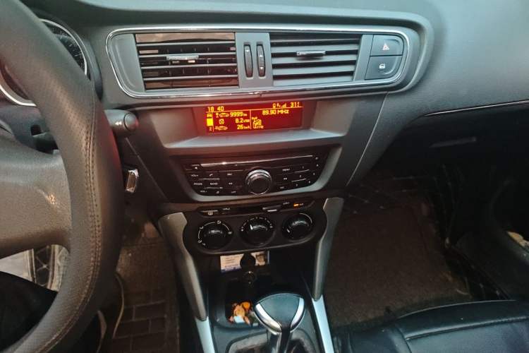 Used Citroen C3-XR 2018 1.6L Automatic Fashion Model Audio And AC Panel