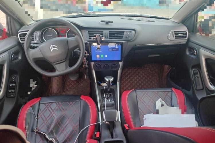 Used Citroen C3-XR 2018 1.6L Automatic Fashion Model Center Console