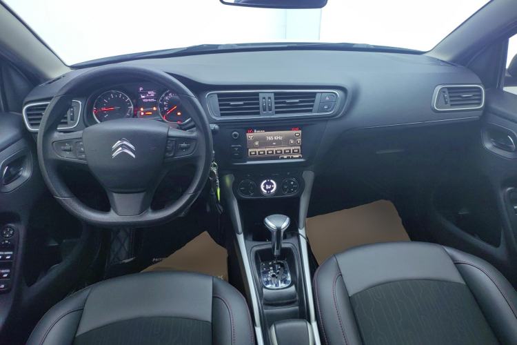 Used Citroen C3-XR 2018 1.6L Automatic Pioneer Model Center Console