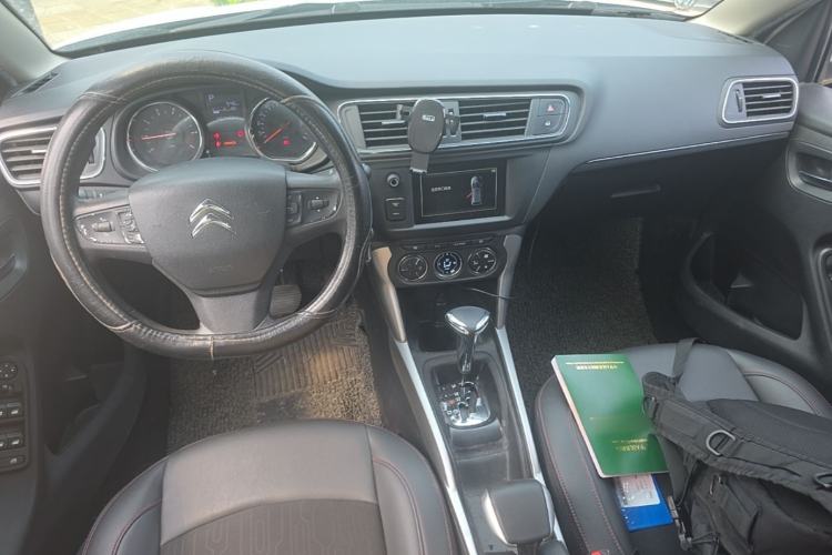 Used Citroen C3-XR 2018 1.6L Automatic Pioneer Model Center Console