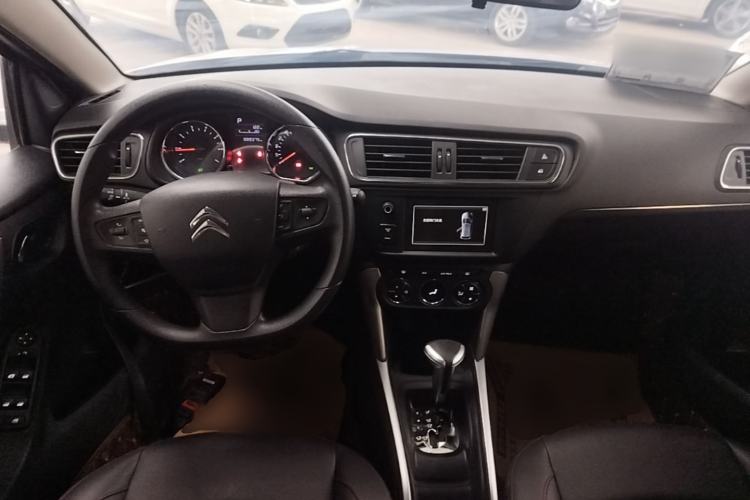 Used Citroen C3-XR 2018 1.6L Automatic Pioneer Model Center Console