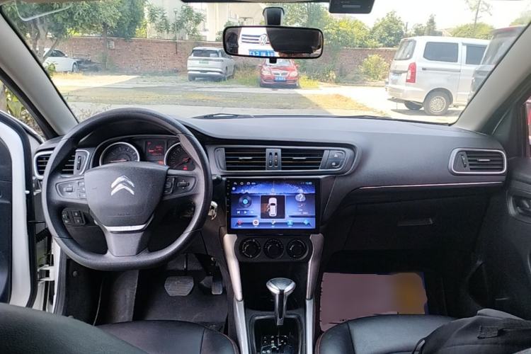 Used Citroen C3-XR 2018 1.6L Automatic Fashion Model Center Console