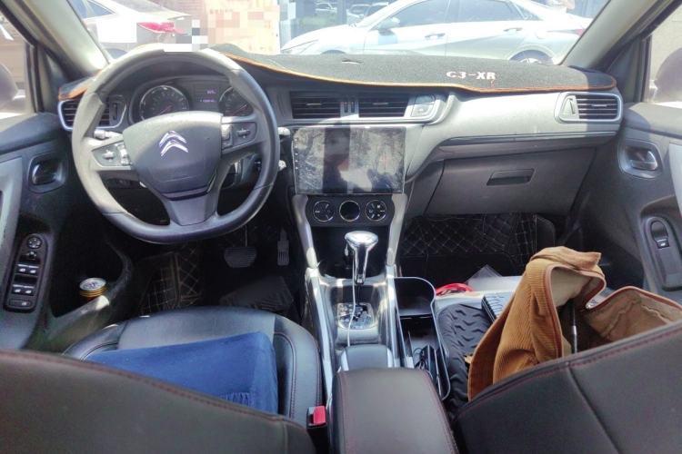 Used Citroen C3-XR 2018 1.6L Automatic Fashion Model Center Console