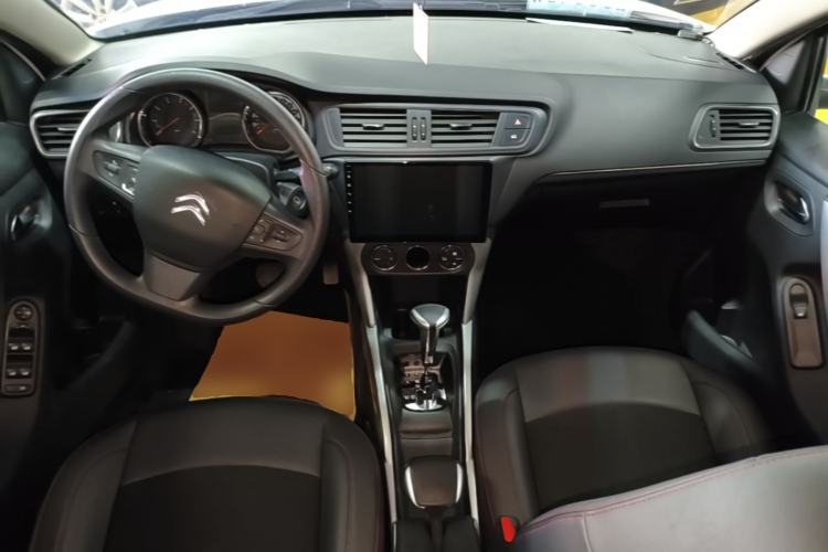 Used Citroen C3-XR 2018 1.6L Automatic Pioneer Model Center Console