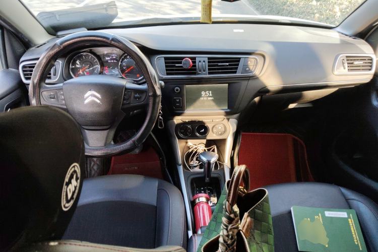 Used Citroen C3-XR 2018 1.6L Automatic Pioneer Model Center Console