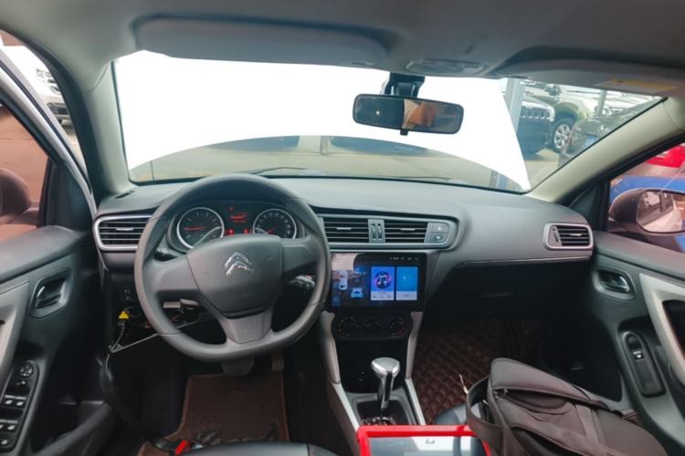 Used Citroen C3-XR 2018 1.6L Automatic Fashion Model Center Console