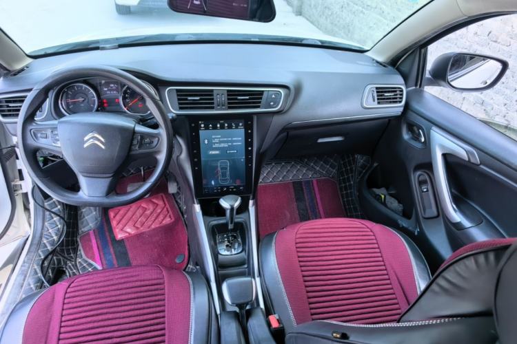 Used Citroen C3-XR 2018 1.6L Automatic Pioneer Model Center Console