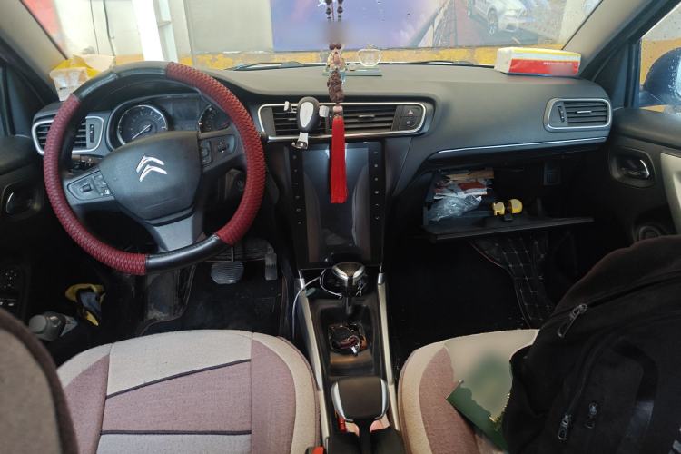 Used Citroen C3-XR 2018 1.6L Automatic Pioneer Model Center Console